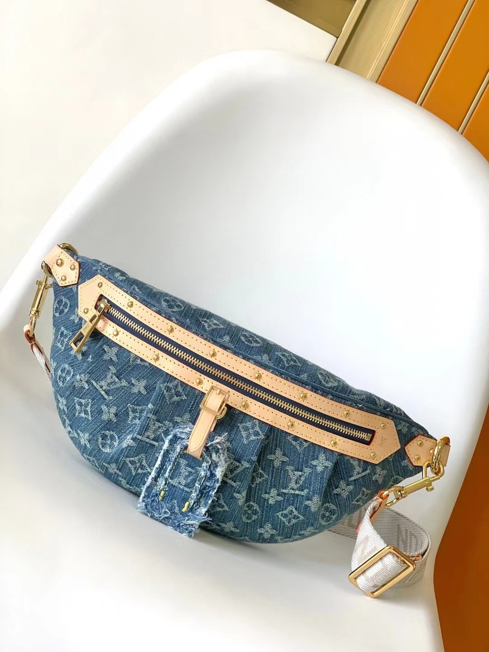 Поясна сумка Louis Vuitton
