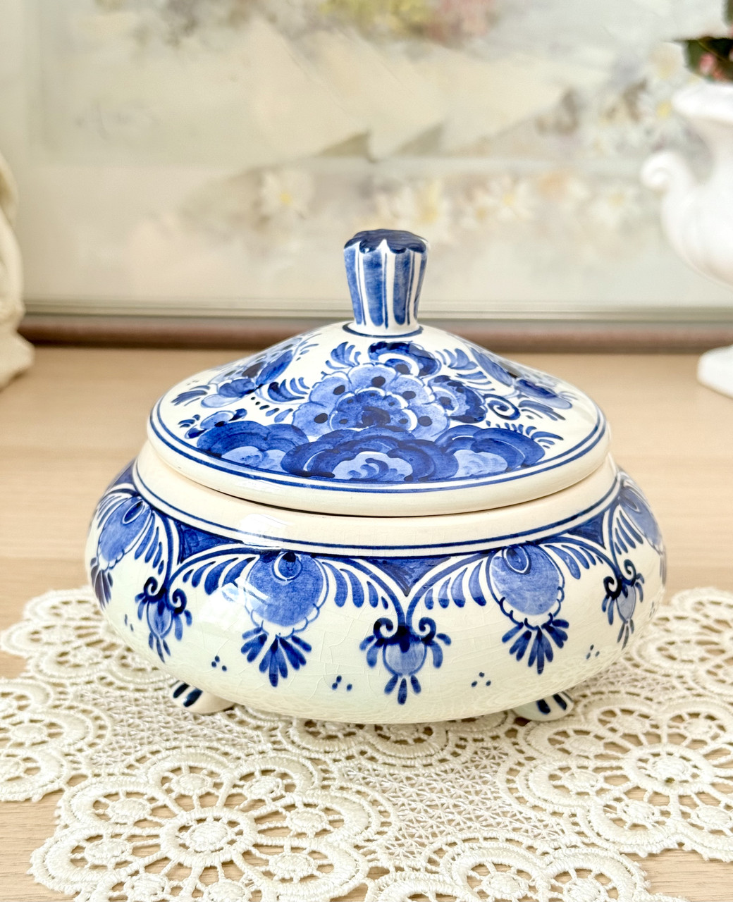 Колекційна порцелянова цукорниця на ніжках, скринька, бонбоньєрка, Делфт, делфтська порцеляна (фаянс), Голландія