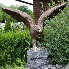 Скульптура садова "Орел"