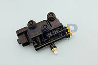Блок клапанів пневмопідвіски RVH500060 для Land Rover Range Rover (L322) 02-10