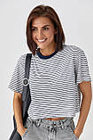 Коротка жіноча футболка топ оверсайз у смужку темно синя укорочена футболка на літо смугаста турецька S, Нове, фото 6
