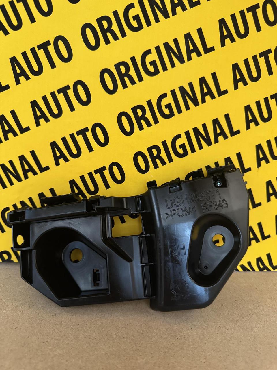 Кріплення переднього бампера крило праве Mazda CX-30 20-23 нижнє DGH9500T0, фото 1