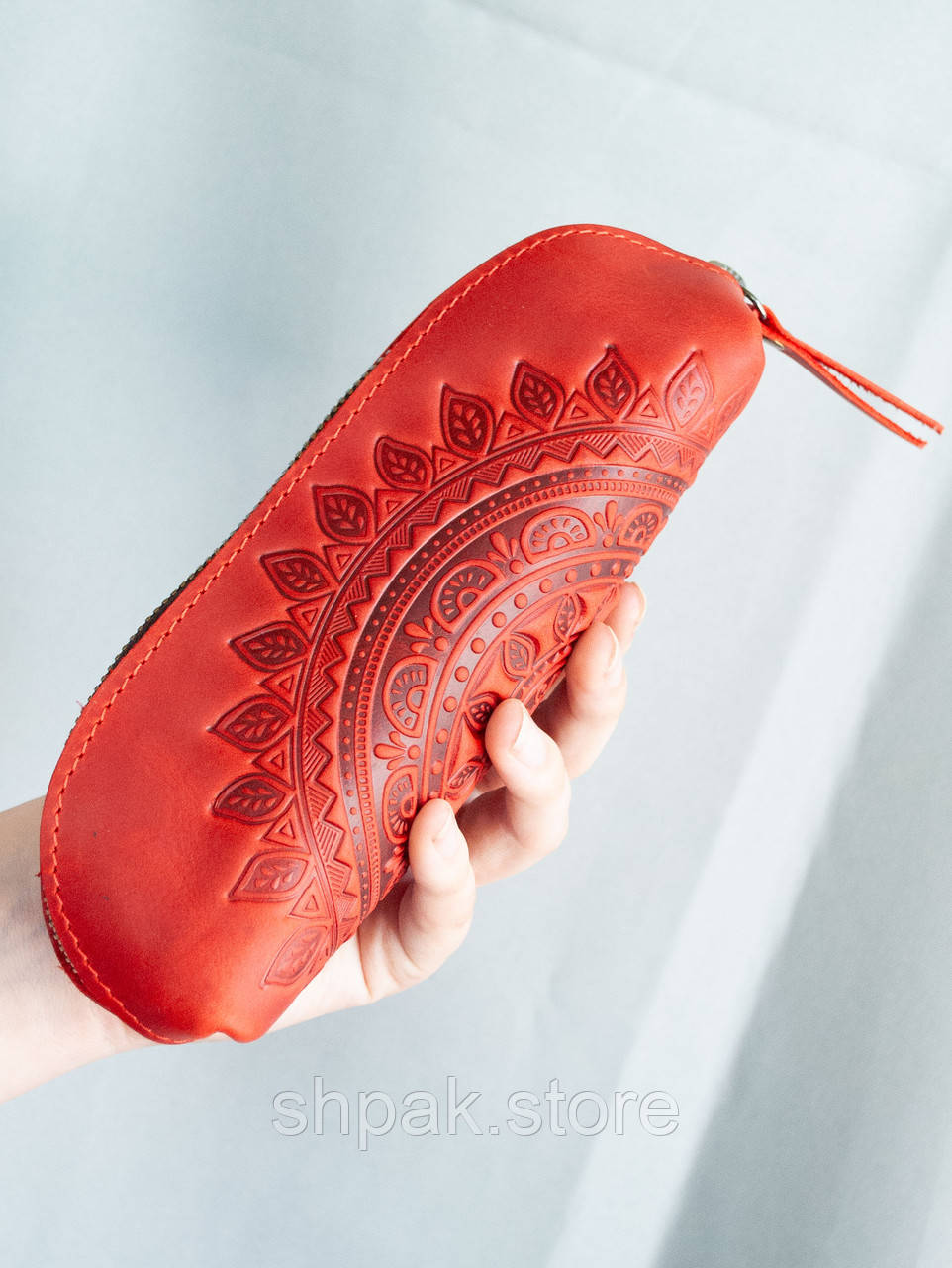 Маленька Косметичка шкіряна жіноча з тисненням Сонечко Манлада червона Пенал шкіряний, фото 1