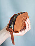 Маленька Косметичка шкіряна жіноча з тисненням Сонечко Мандала Руда світло-коричнева Пенал шкіряний, фото 2