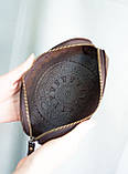 Маленька Косметичка шкіряна жіноча з тисненням Сонечко Мандала темно-коричнева Пенал шкіряний, фото 4