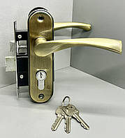 Замок дверний міжкімнатний врізний з ручками на планці 50mm із серцевиною 71157 AB бронза