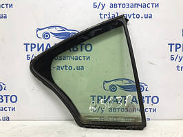 Скло дверей задньої правої (форточка) Infiniti