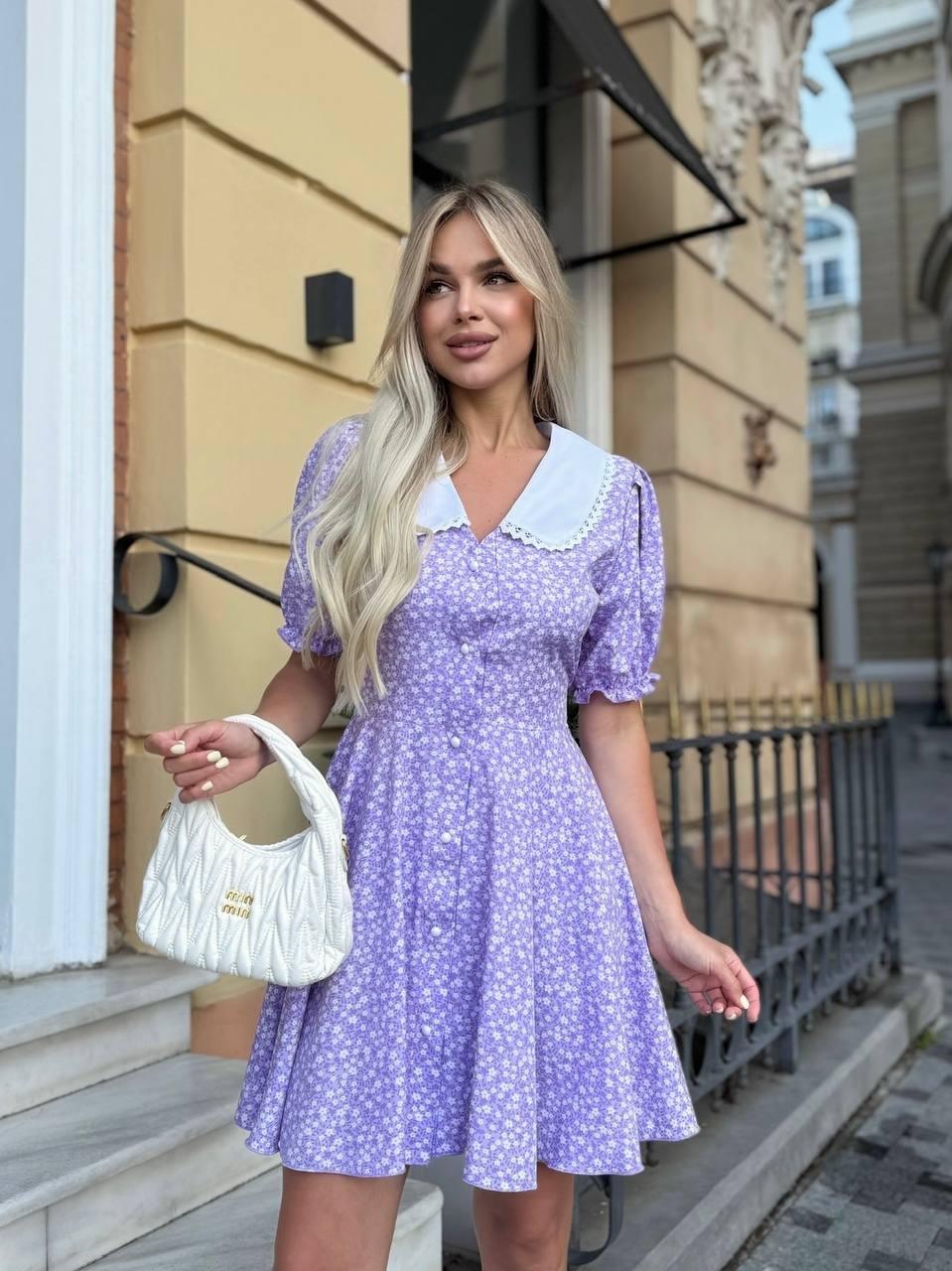 Коротке літнє бузкове плаття в стилі baby doll з квітковим принтом, фото 1