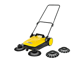Підмітальна машина ручна Karcher S 4 Twin з баком 20 л, безступінчастою ручкою та щітками для вологого сміття