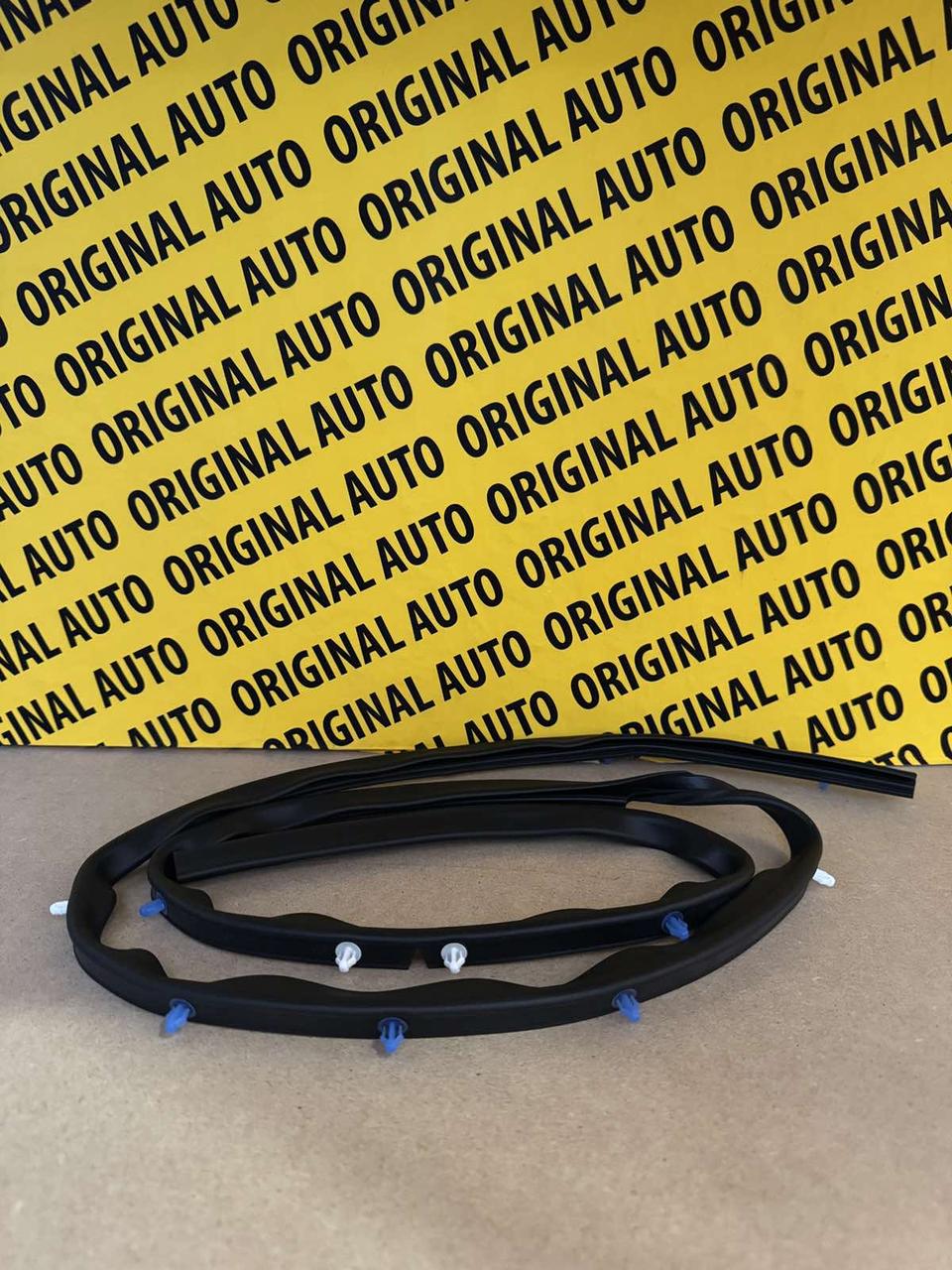 Ущільнювач капота передній Mazda CX-30 20-23 на бампері DGH956770C, фото 1