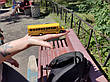 Модель автомобіля School bus 1:64 металева інерційна машинка шкільний автобус іграшка жовта у коробці, фото 7