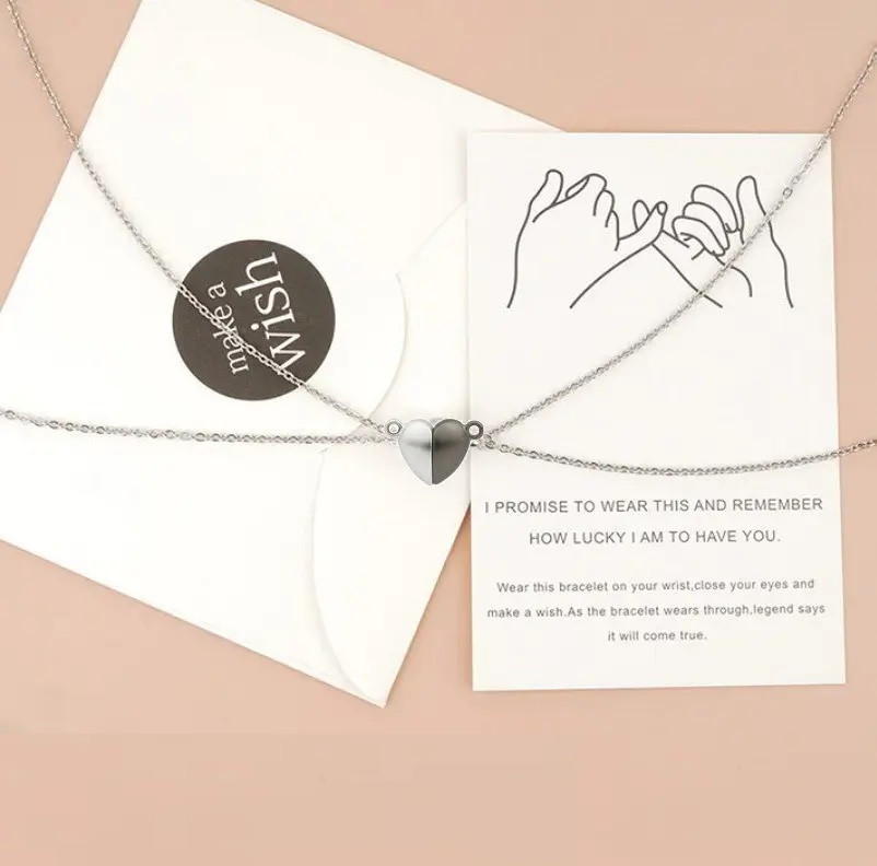 Парні кулони на магніті дві половинки серце чорне і біле для двох закоханих, фото 1