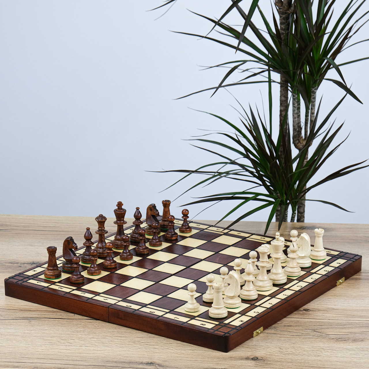 Шахи та шашки 2в1 великі різьблені 490*490 мм Гранд Презент СН 165