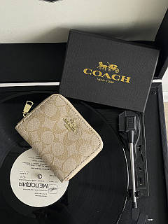 Гаманець жіночий Coach молочний міні Коуч