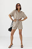 Лляний жіночий костюм із сорочкою та шортами кавовий легкий літній костюм із льону розмір S, фото 2