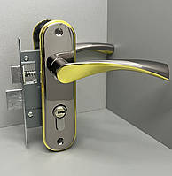 Замок дверний міжкімнатний врізний з ручками на планці 50mm із серцевиною 71157 BN\GP чорний з золотом