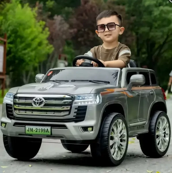 Дитячий електромобіль джип Toyota Land Cruiser 300 на акумуляторі сірий, фото 1