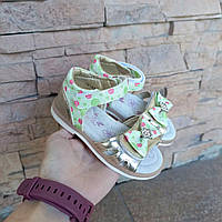 Босоніжки золоті для дівчинки в рожевий горошок 18147