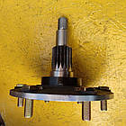 Вісь Т25 заднього колеса з болтами