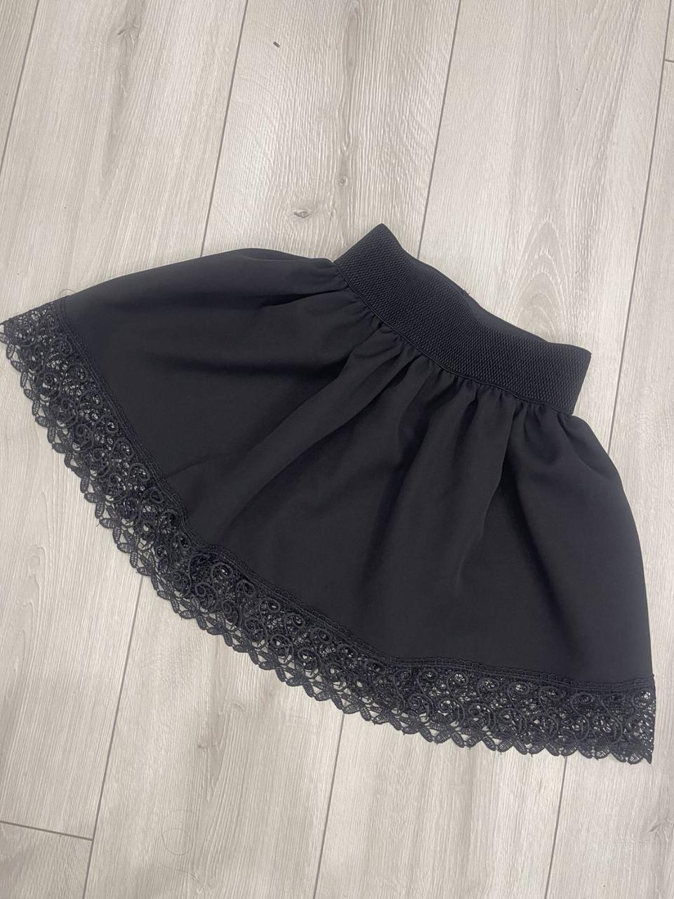 Оптом класична спідничка з широким чорним мереживом по низу р 116-134 чорна
