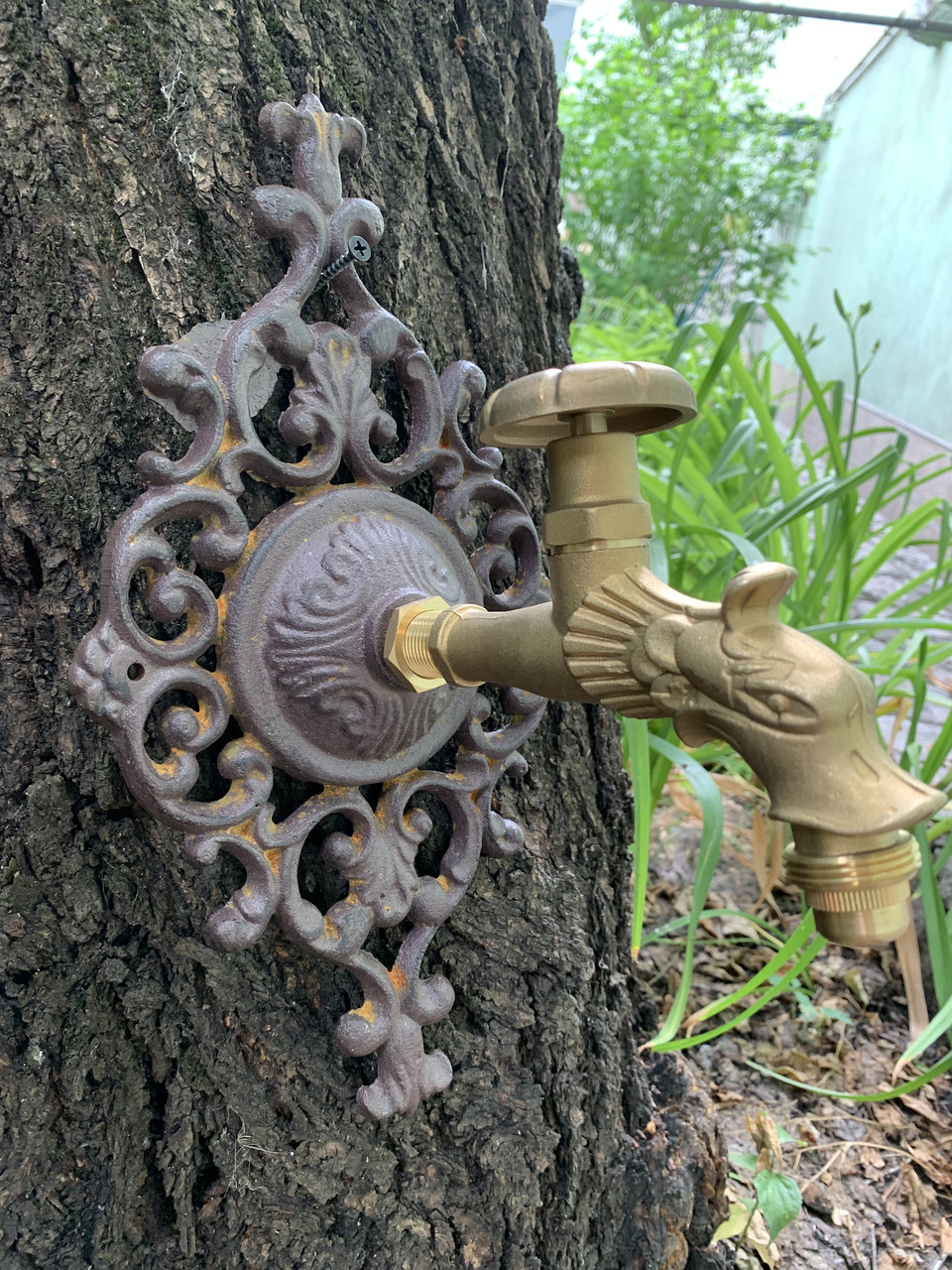 Декоративна розетка, щит для садового умивальника, фонтану 350x190 мм, чавун, чорний