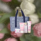 Подарунковий Набір косметики для тіла Victoria's Secret Pomegranate & Lotus Гранат и Лотос в сумці, фото 2