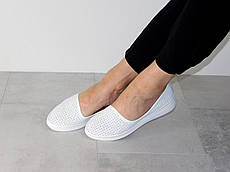 Шкіряні жіночі балетки літні перфорація білі