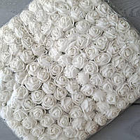 Троянди з латексу з фатином білі D 1.5 см Паковання — 144 шт.