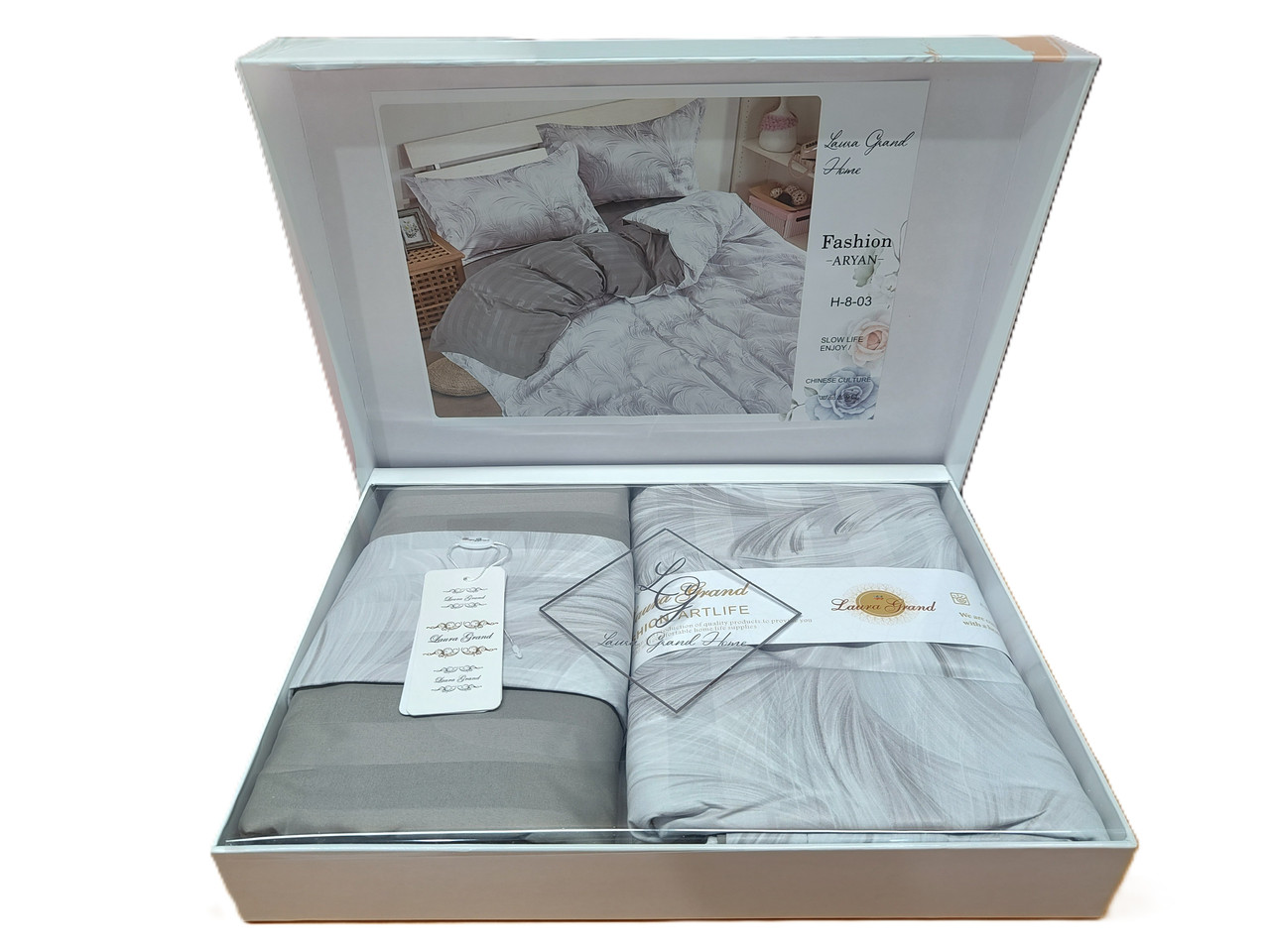 Постільна білизна в подарунковій коробці Laura Grand - Aqurel Strip Satin