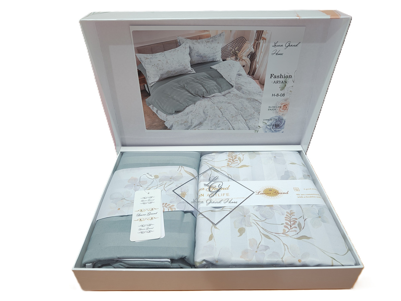Постільна білизна в подарунковій коробці Laura Grand - Aqurel Strip Satin