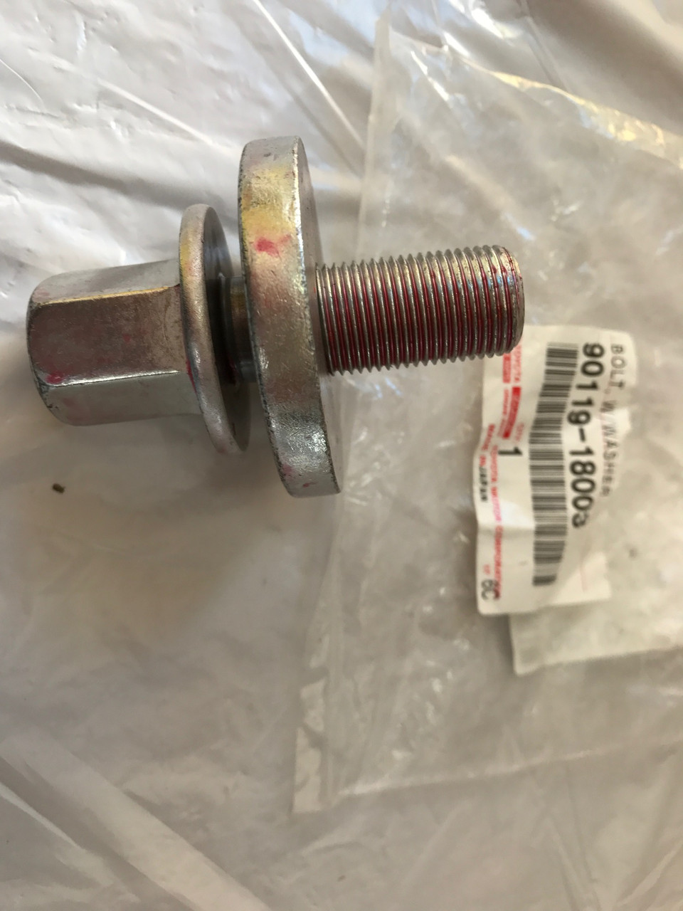 Болт шкива коленвала LC150 3.0D*