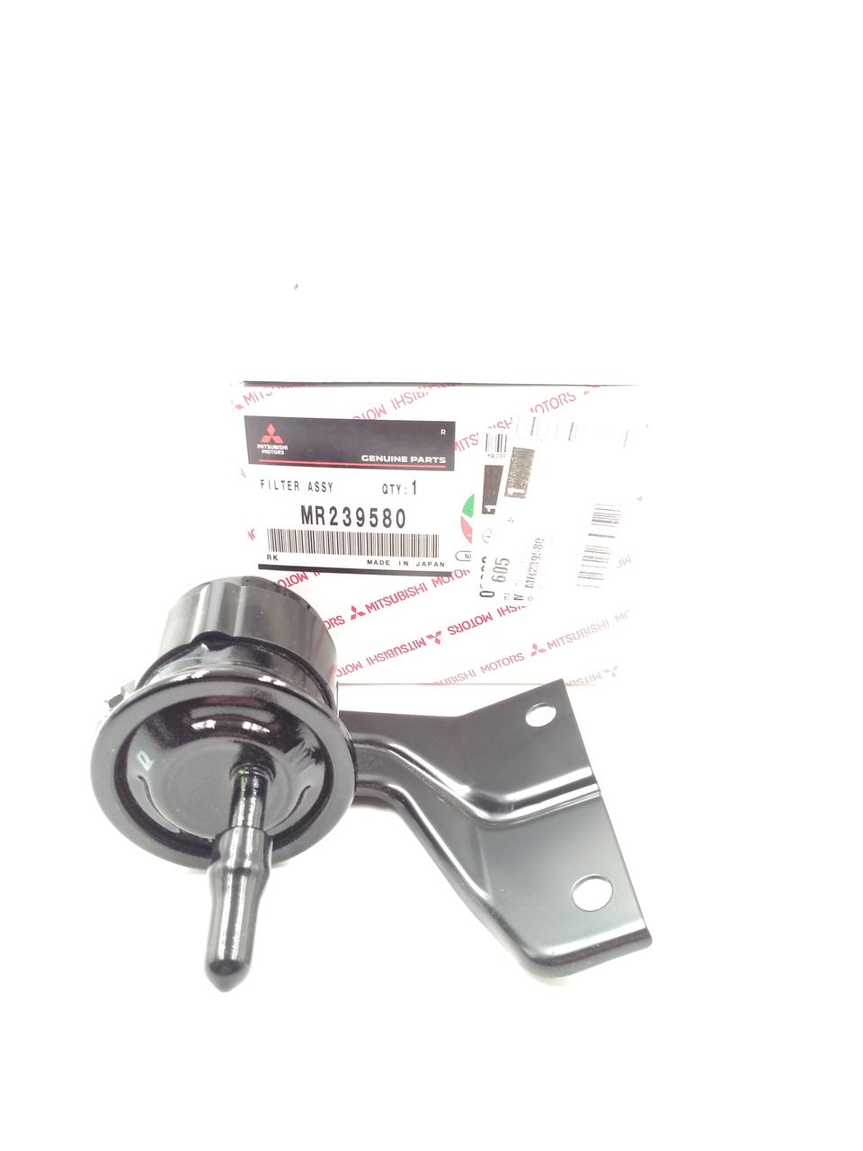 Паливний фільтр оригінал Mitsubishi Pajero Sport 3.0 (K96W) 1998-2008 MR239580 система очищення палива