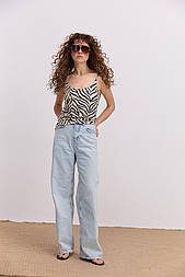 Жіночий топ з анімалістичним принтом на тонких бретелях