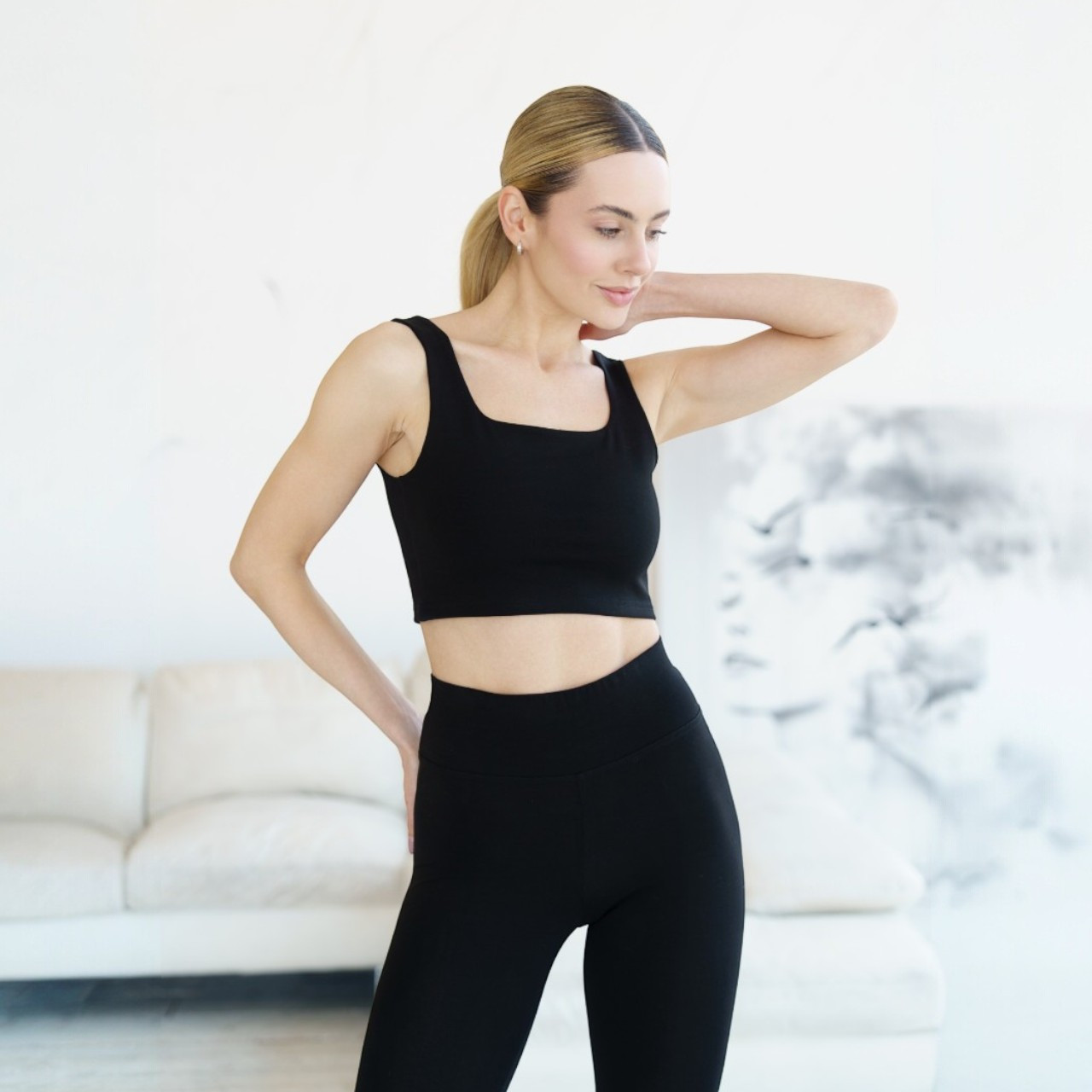 Спортивний костюм жіночий чорний must-have для спорту і прогулянок - фото 1 - id-p2643717660