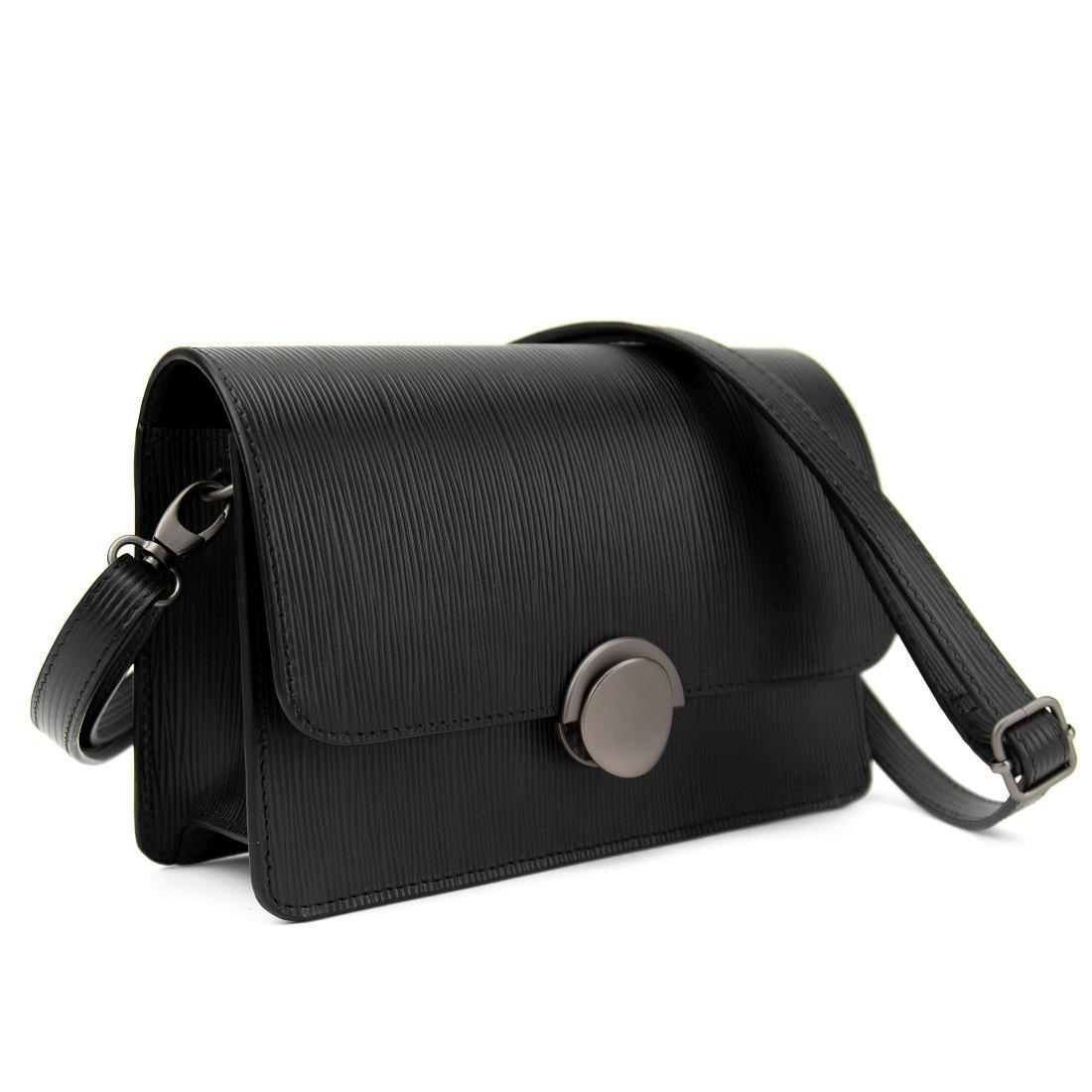 Шкіряна жіноча сумка кросбоді Tavinchi CH-038A-LV чорна