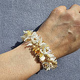Пишний квітковий браслет білий із золотом. Ручна робота, фото 3