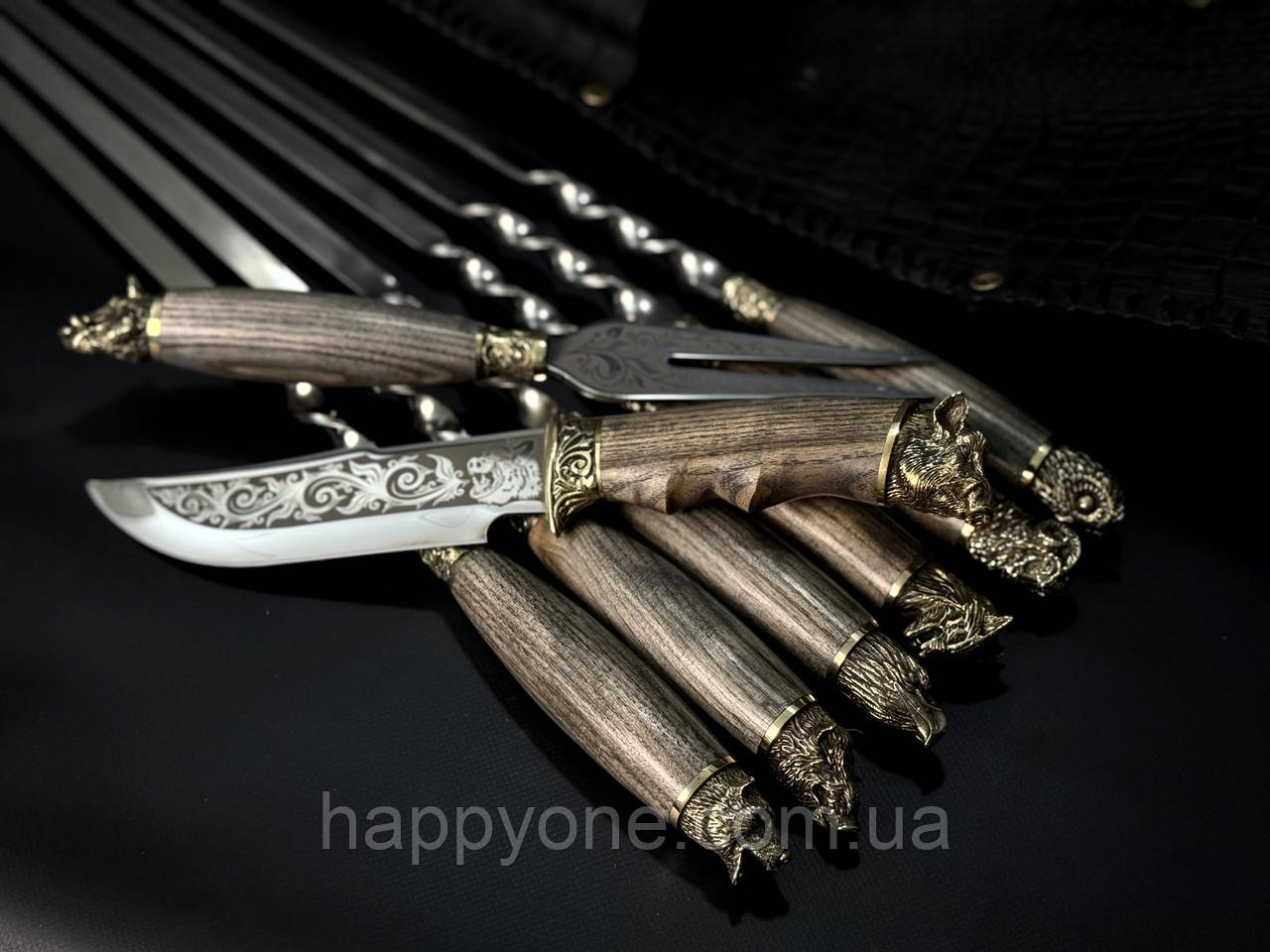 Набір шампурів з дерев'яною ручкою "Мисливський" з виделкою та ножем (у шкіряному закритому сагайдаку), фото 1