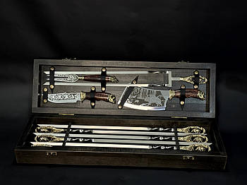 Подарунковий набір для шашлику "Кабан Max" у дерев'яному кейсі (шампура, подвійний шампур, ніж, виделка, сікач)