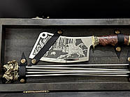 Подарунковий набір для шашлику "Дикі звірі Max" у дерев'яному кейсі (шампура, мангал, ніж, виделка, сікач), фото 4