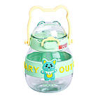 Пляшка для води дитяча з трубочкою 580 мл з ручкою та ремінцем Зелена HP-14-37GR, фото 2