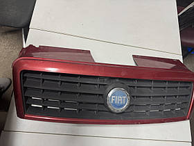 Решітка радіатора б/у FIAT DOBLO 05-10 р.в.