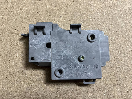 Замок люка (двері) для пральної машини Indesit, Ariston C00085610, фото 1