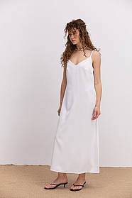 Жіноче атласне довге плаття-комбінація на бретельках