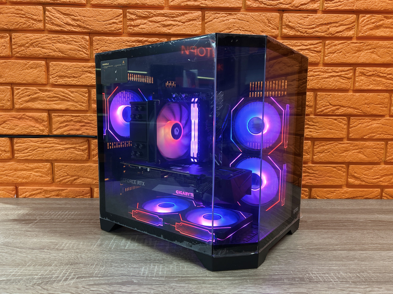 Ігровий комп'ютер QUBE CRYSTAL, AMD Ryzen 5 5600 4.4 GHz, DDR4 32ГБ, NVME 1ТБ, RTX 3070 8ГБ, фото 1