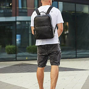 Чоловічий шкіряний рюкзак для ноутбука чорного кольору з двома кишенями, фото 2