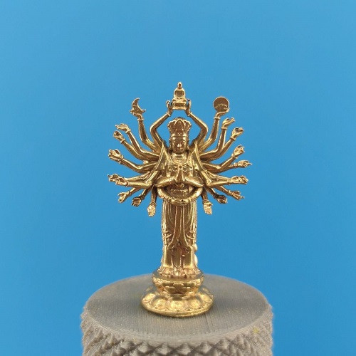 Буддійська мідна латунна мініатюрна статуя тисячорука Бодхісаттва, фото 1