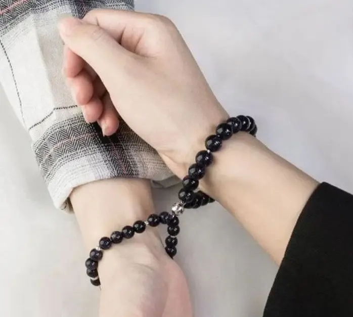 Парні браслети на магніті для двох закоханих з шунгіту чорного вулканічного каменю притягуються, фото 1