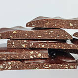 Плитка з молочного шоколаду 55% на меду з подрібненими горіхами фундука, мигдалю, кеш’ю, волоського та арахісу 90 грамів, фото 2