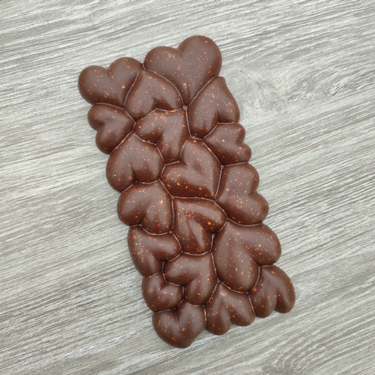 Плитка з молочного шоколаду 55% на меду з подрібненими горіхами фундука, мигдалю, кеш’ю, волоського та арахісу 90 грамів, фото 1