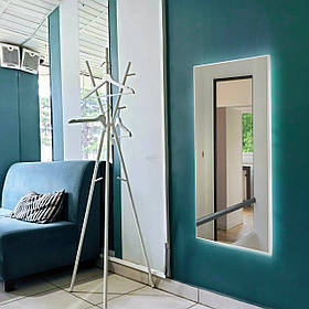 Дзеркало в алюмінієвій рамі з підсвіткою для ванних кімнат